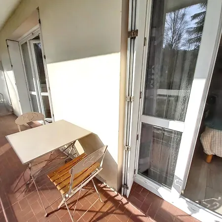 Apartment A De 35 M² + Balcon Privatif Chambéry