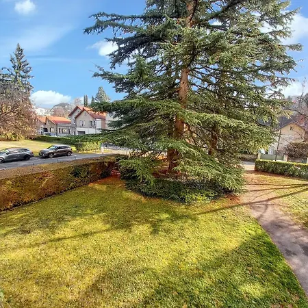 A De 35 M² + Balcon Privatif * Chambéry